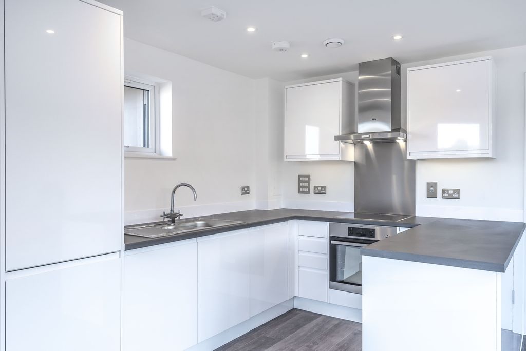 Property photo 3 of 7 Kitchen