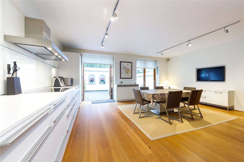 Property photo 1 of 23 Kitchen