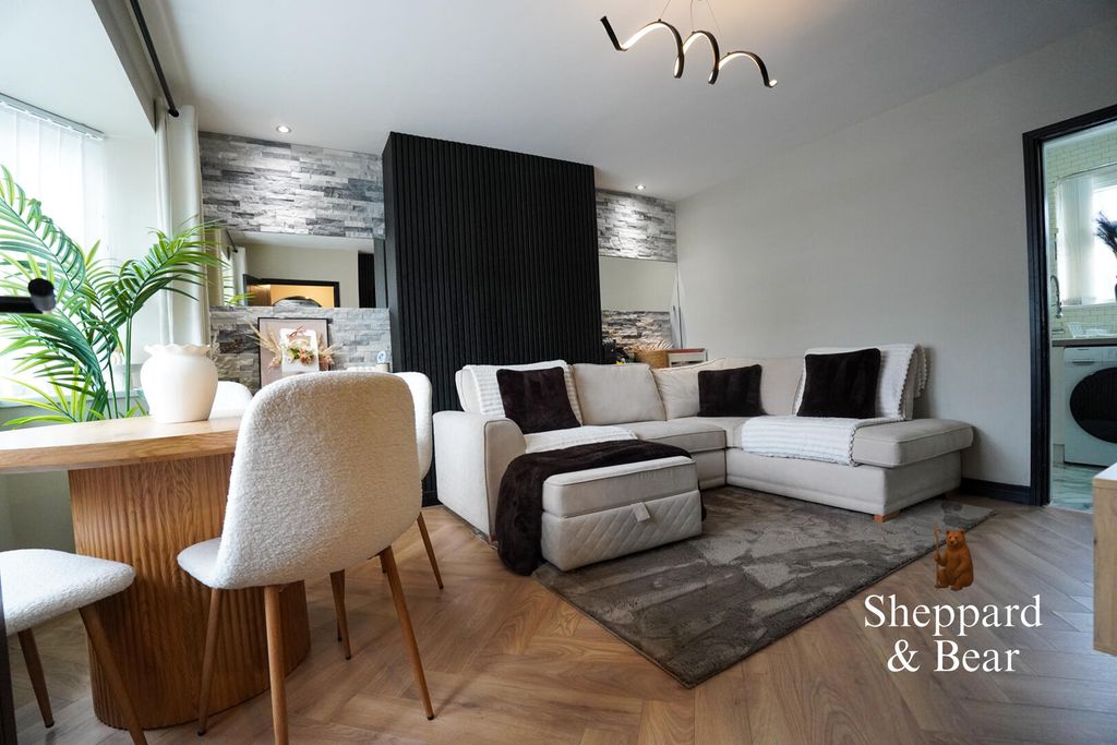 Property photo 1 of 17 Living Room