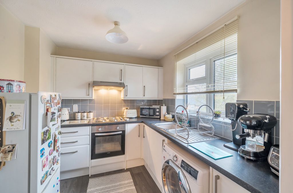 Property photo 3 of 16 Kitchen