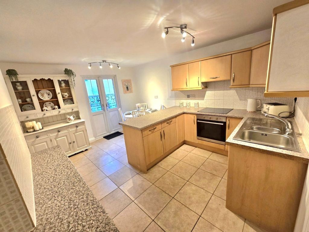 Property photo 2 of 11 Picture No. 29