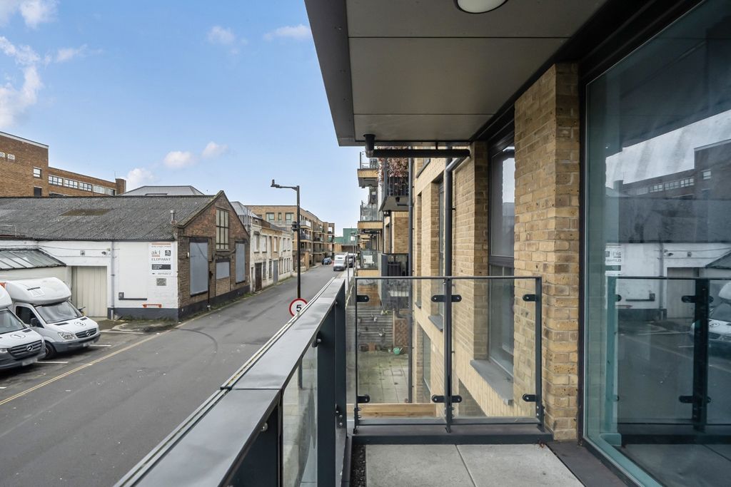 Property photo 3 of 6 4541325