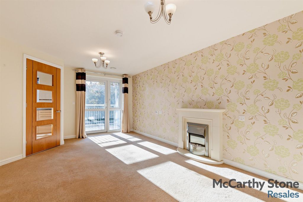 Property photo 2 of 14 Living Room