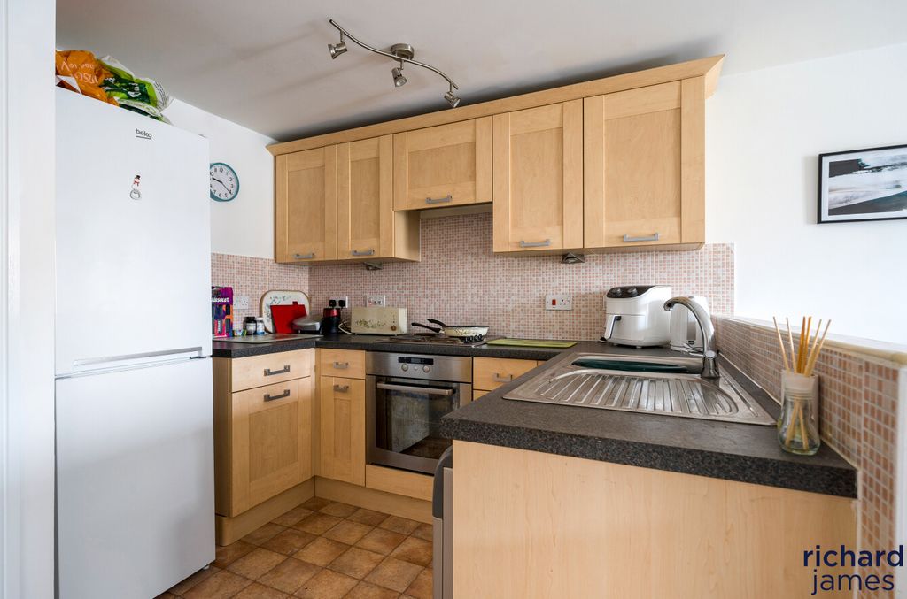 Property photo 2 of 11 1E1d2B345B034F73930Dba726Dec2c16