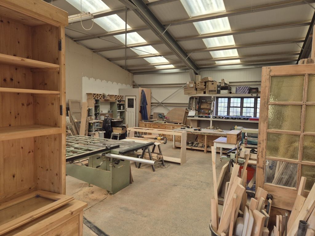 Property photo 2 of 3