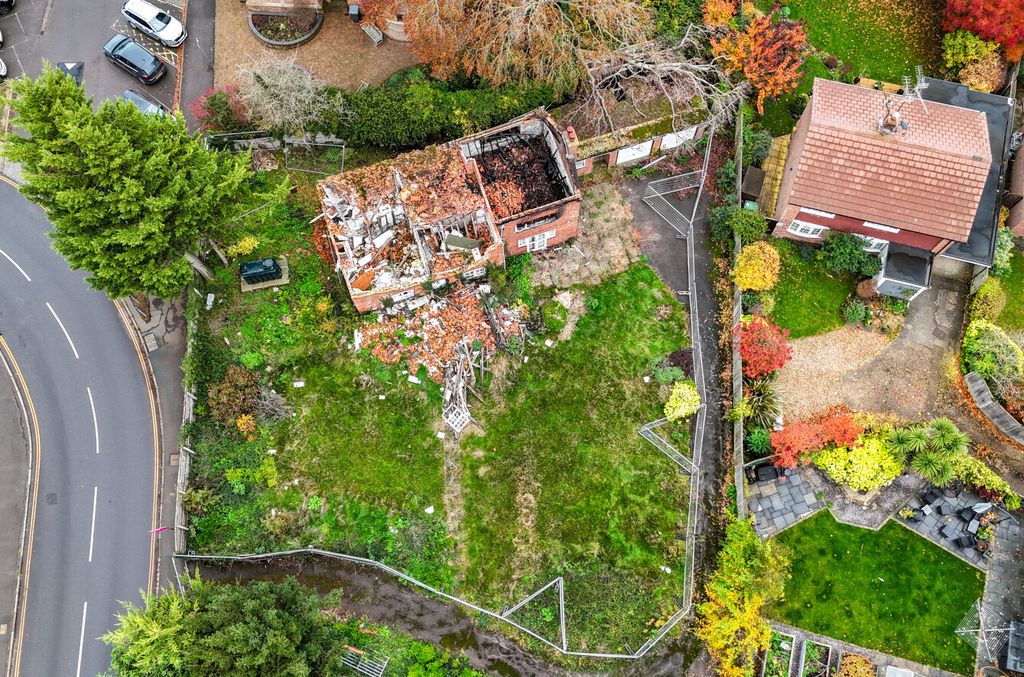 Property photo 2 of 8 6-690c9d9944013-1...