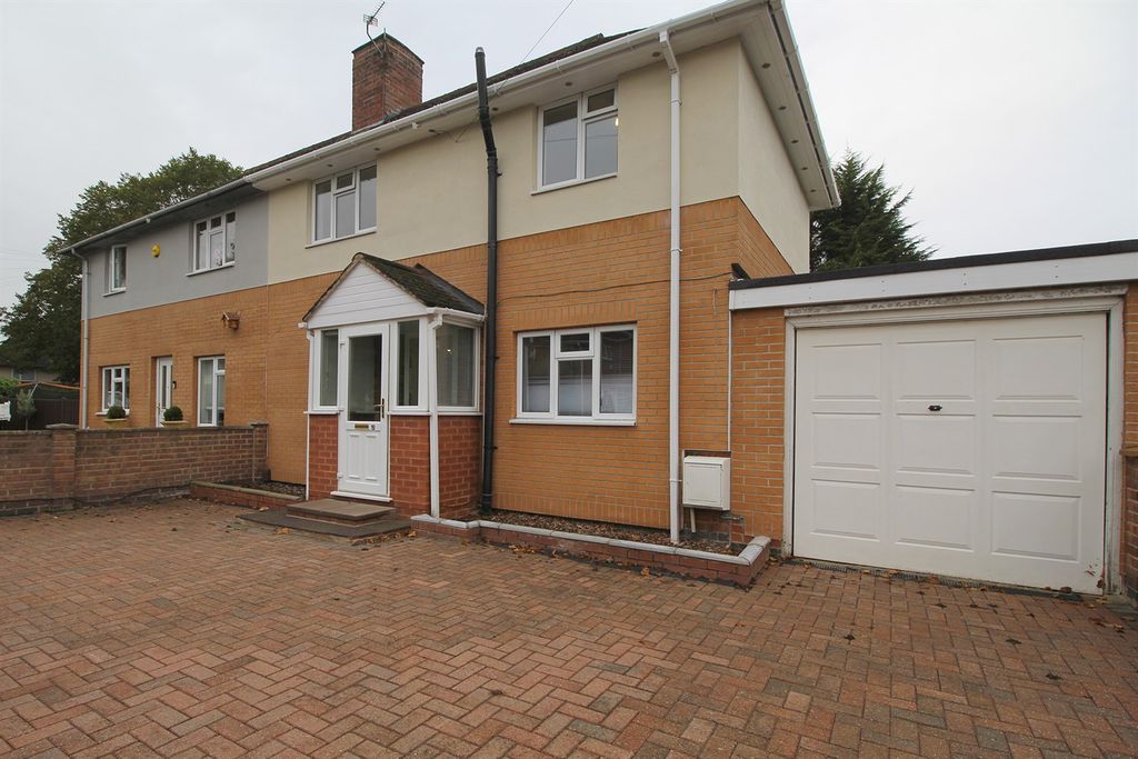 Property photo 1 of 26 Driveway