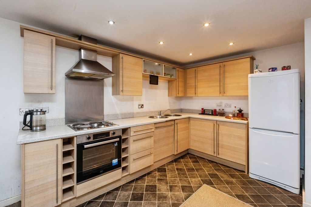 Property photo 2 of 17 Photo