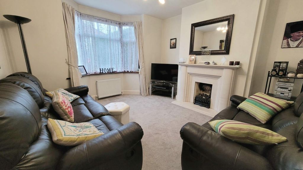 Property photo 2 of 16 Image