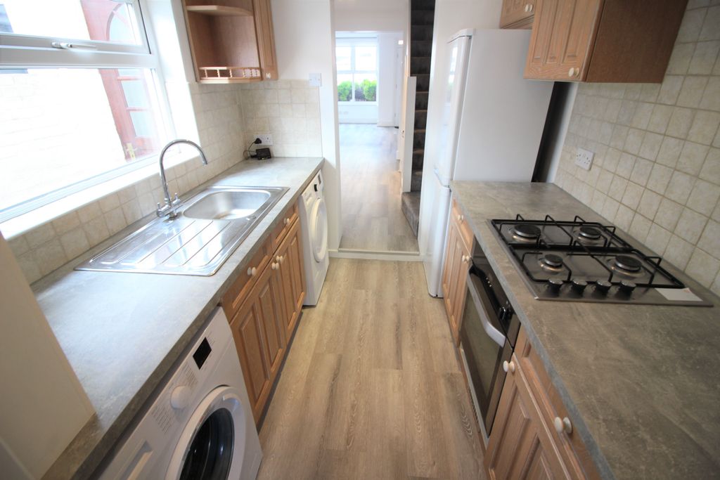 Property photo 2 of 10 82 Grover Roaad - Kt