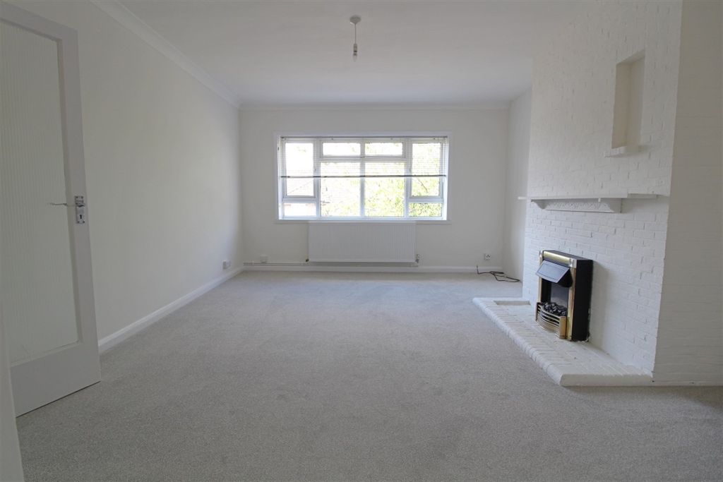 Property photo 3 of 8 Living Room