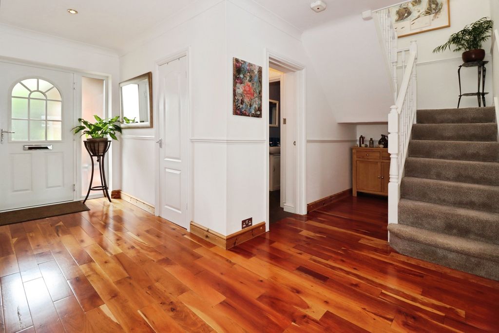 Property photo 3 of 20 Pbox-Img.Jpg