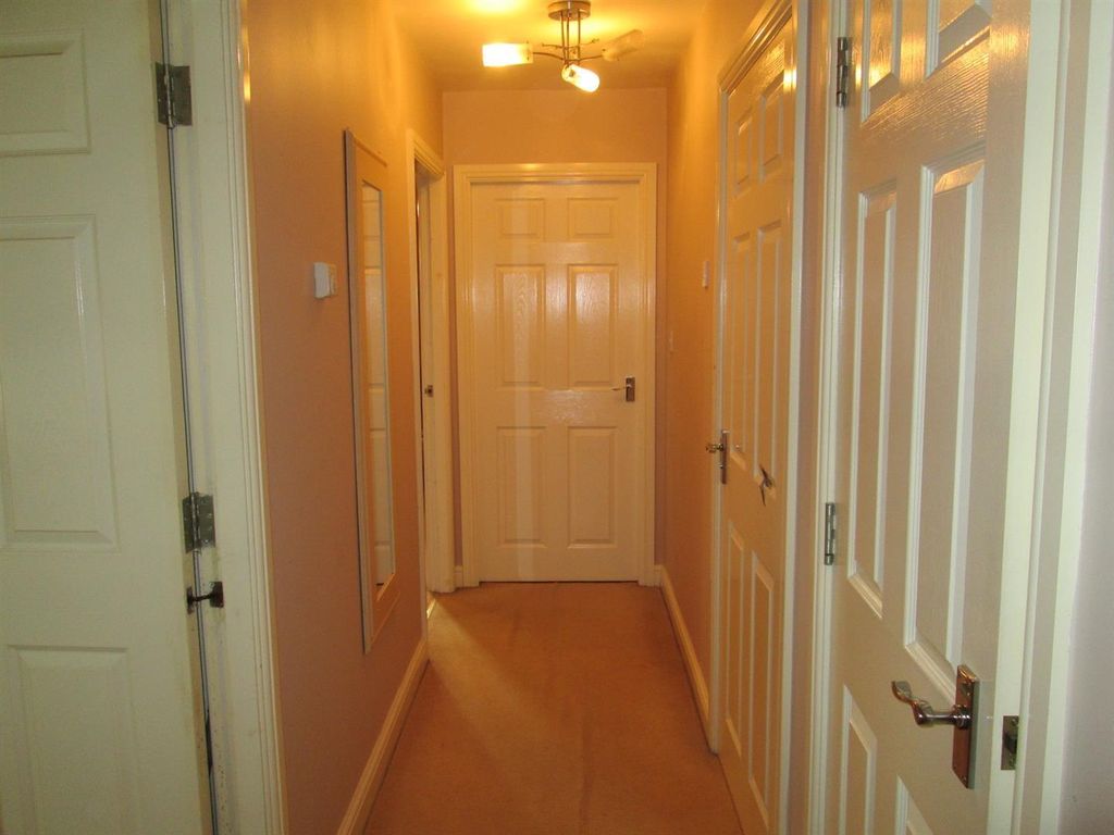 Property photo 2 of 9 40 Flash Road Hallway.Jpg