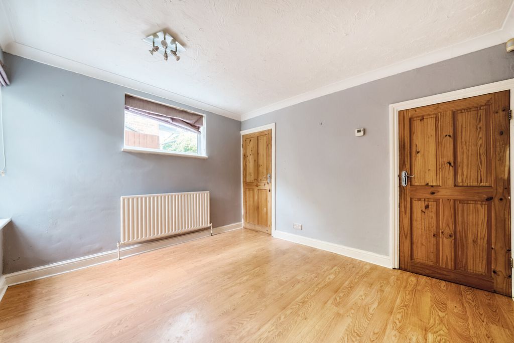 Property photo 3 of 24 10-1332191-10-688...