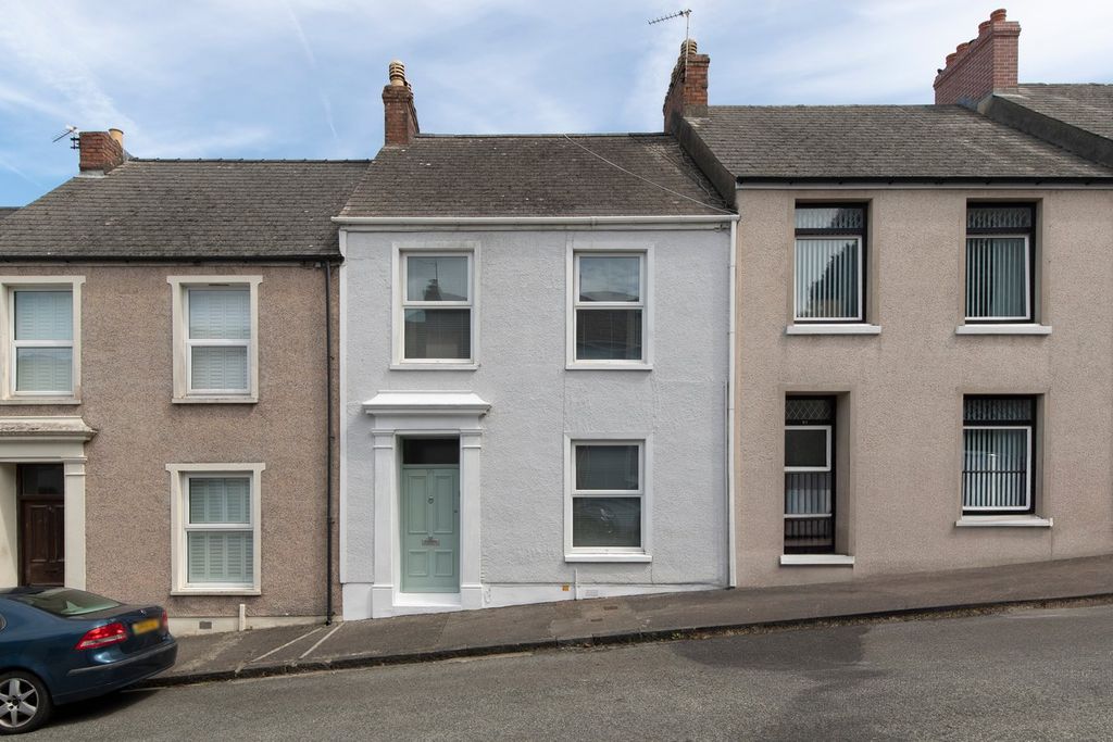 Property photo 1 of 38