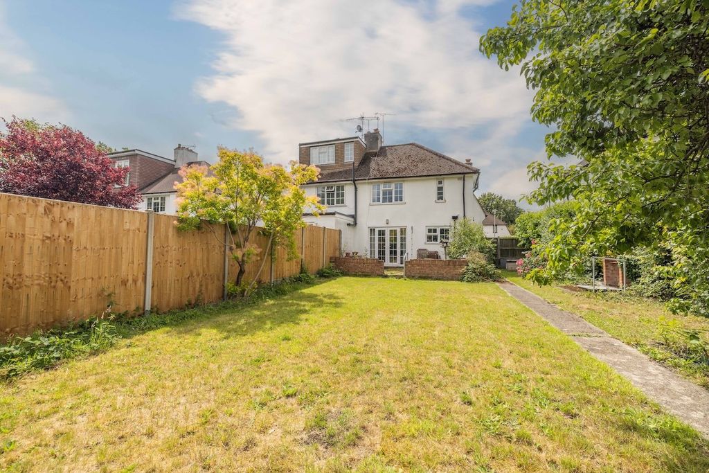 Property photo 2 of 11