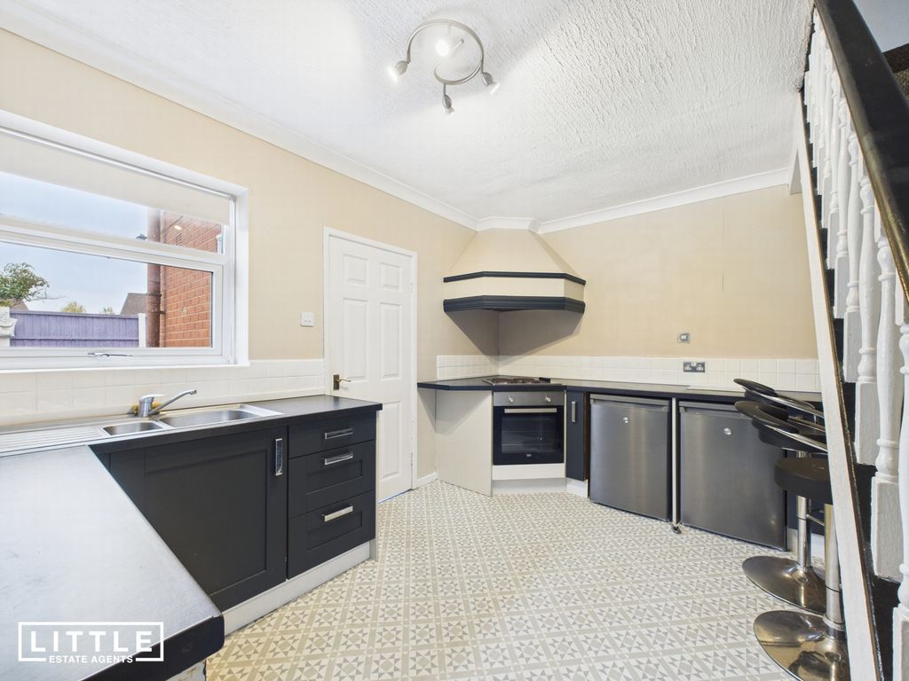 Property photo 2 of 16 Photo 1