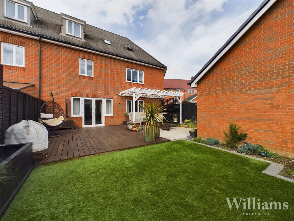 Property photo 3 of 18 Cam02861G0-Pr0157-Still009.Jpg