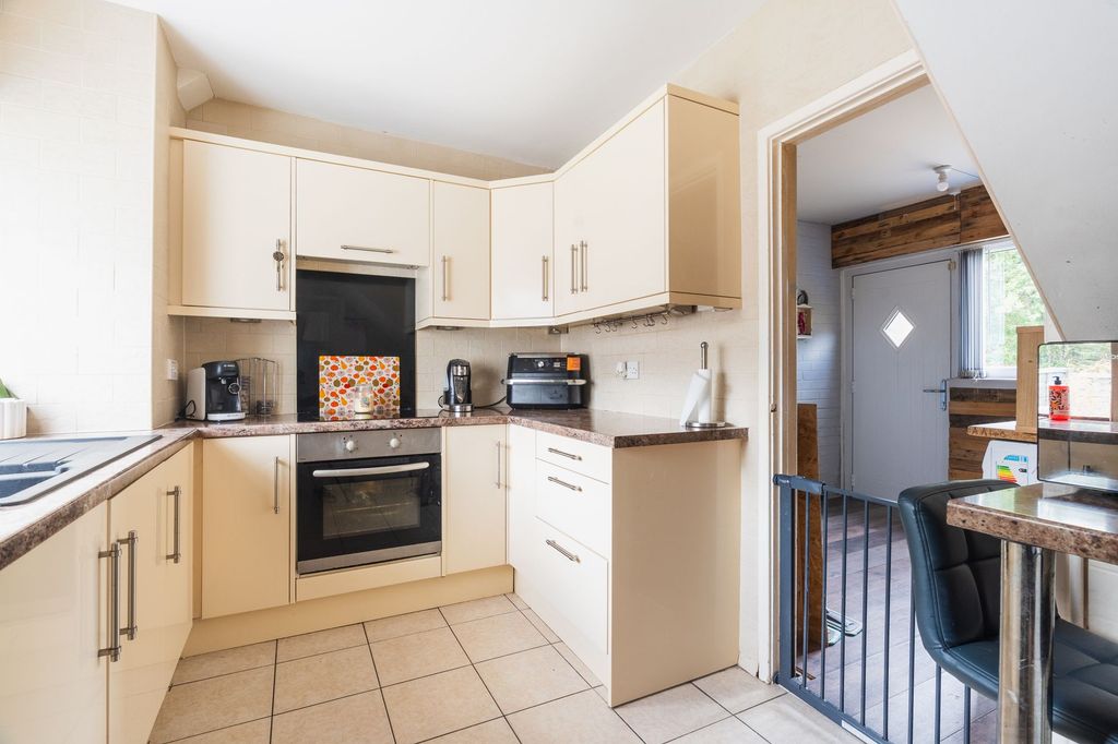 Property photo 2 of 26