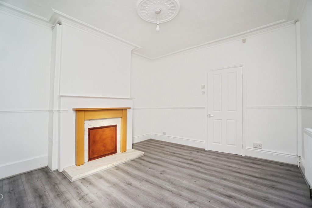 Property photo 2 of 18 Living Room
