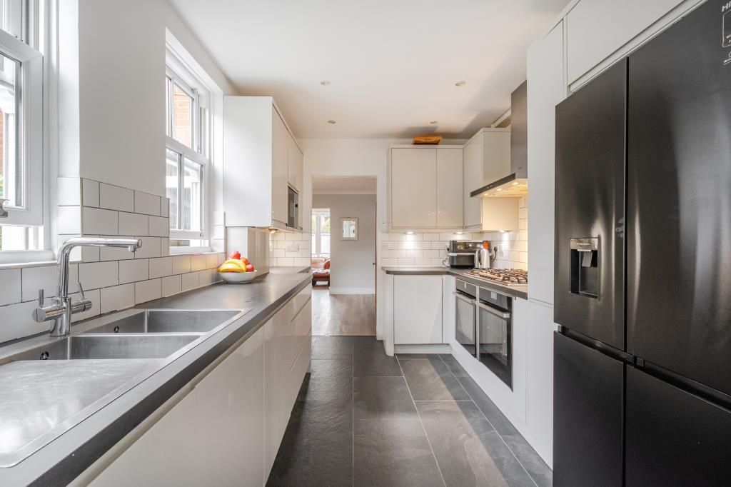 Property photo 2 of 21 Kitchen