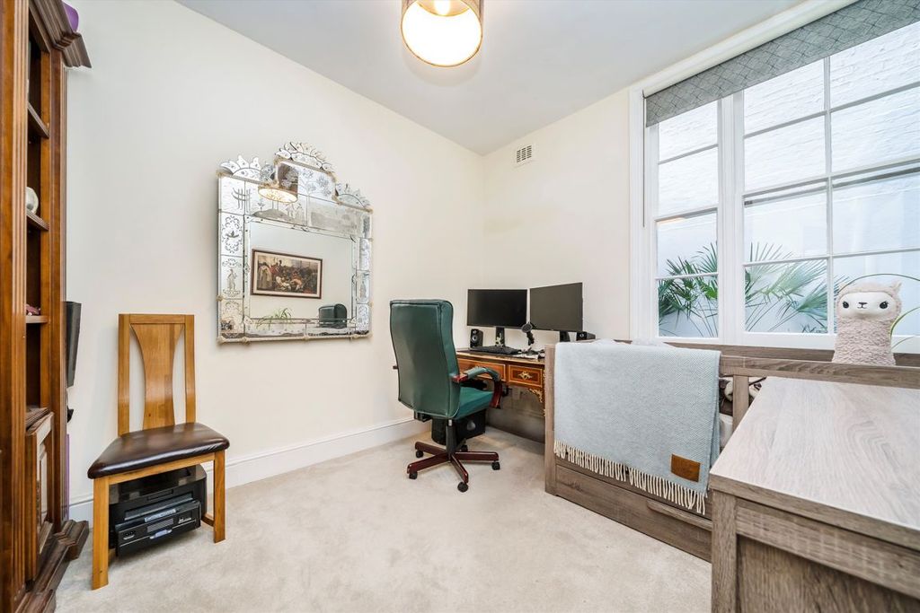 Property photo 3 of 5
