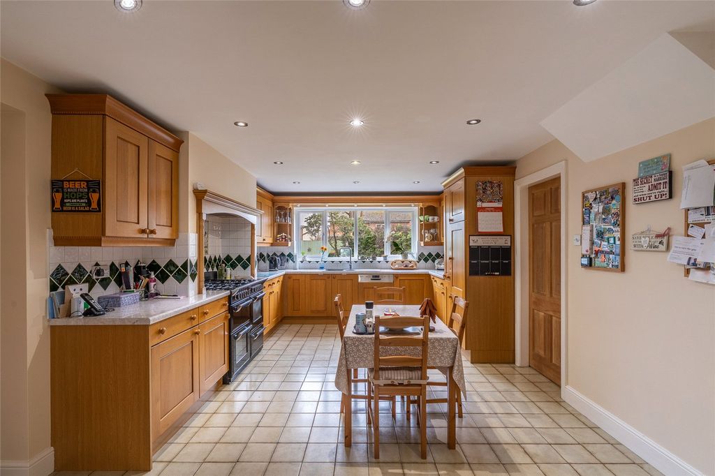 Property photo 2 of 54 Picture No. 47