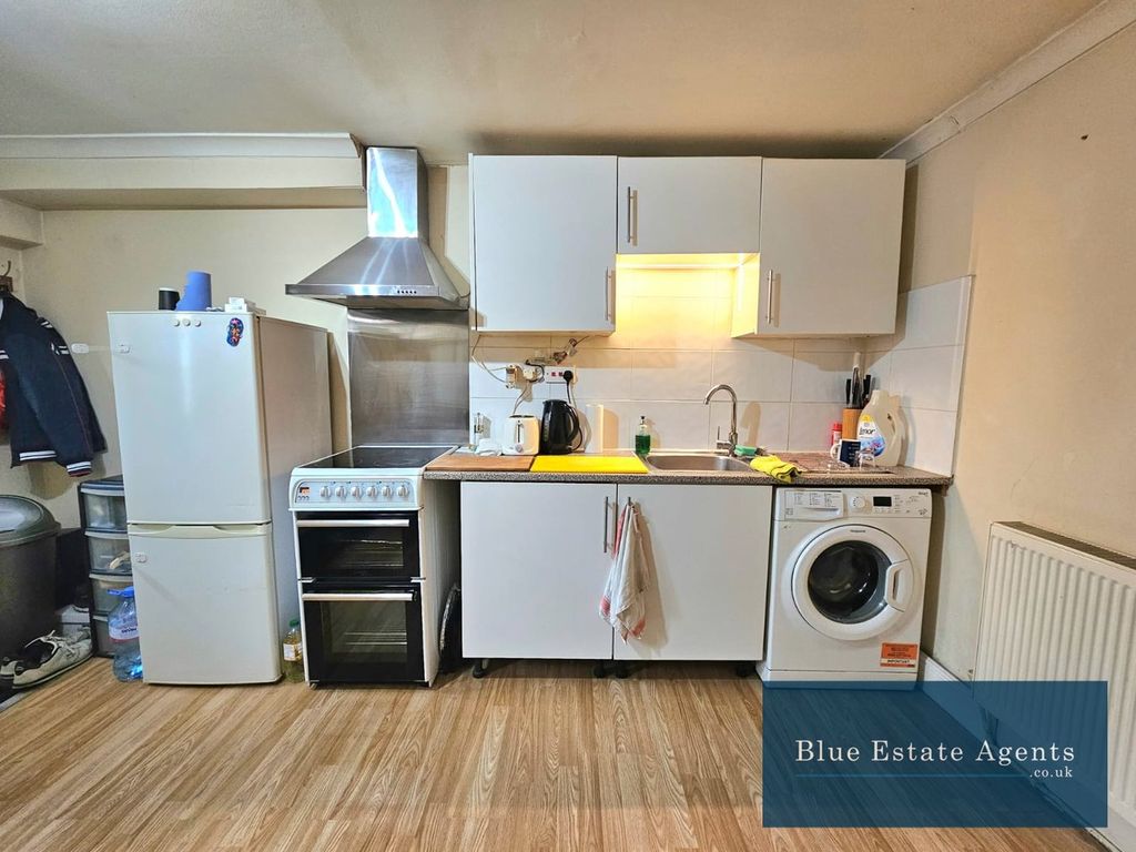 Property photo 2 of 6 Reception Kitchen Area
