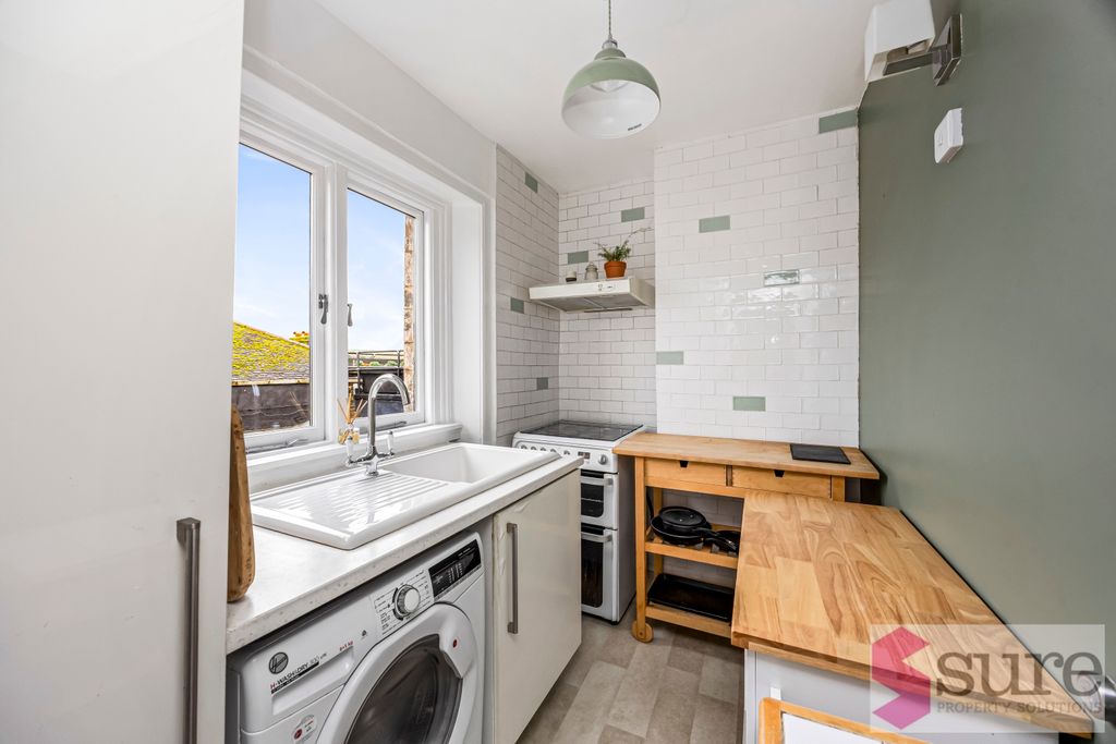 Property photo 2 of 29