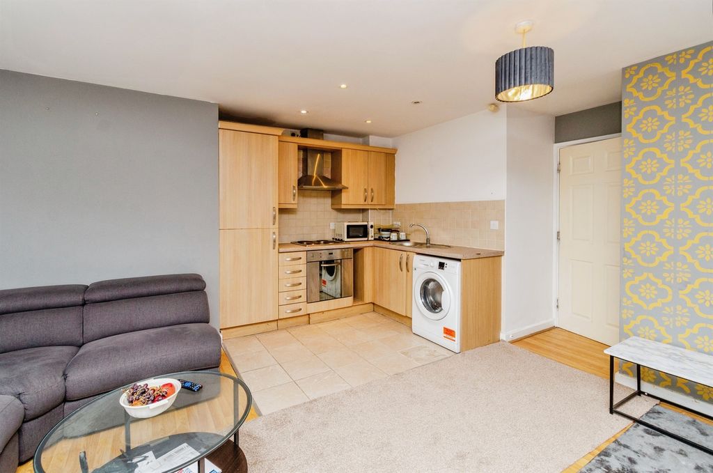 Property photo 3 of 17
