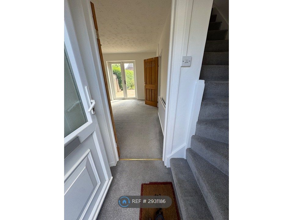 Property photo 2 of 35
