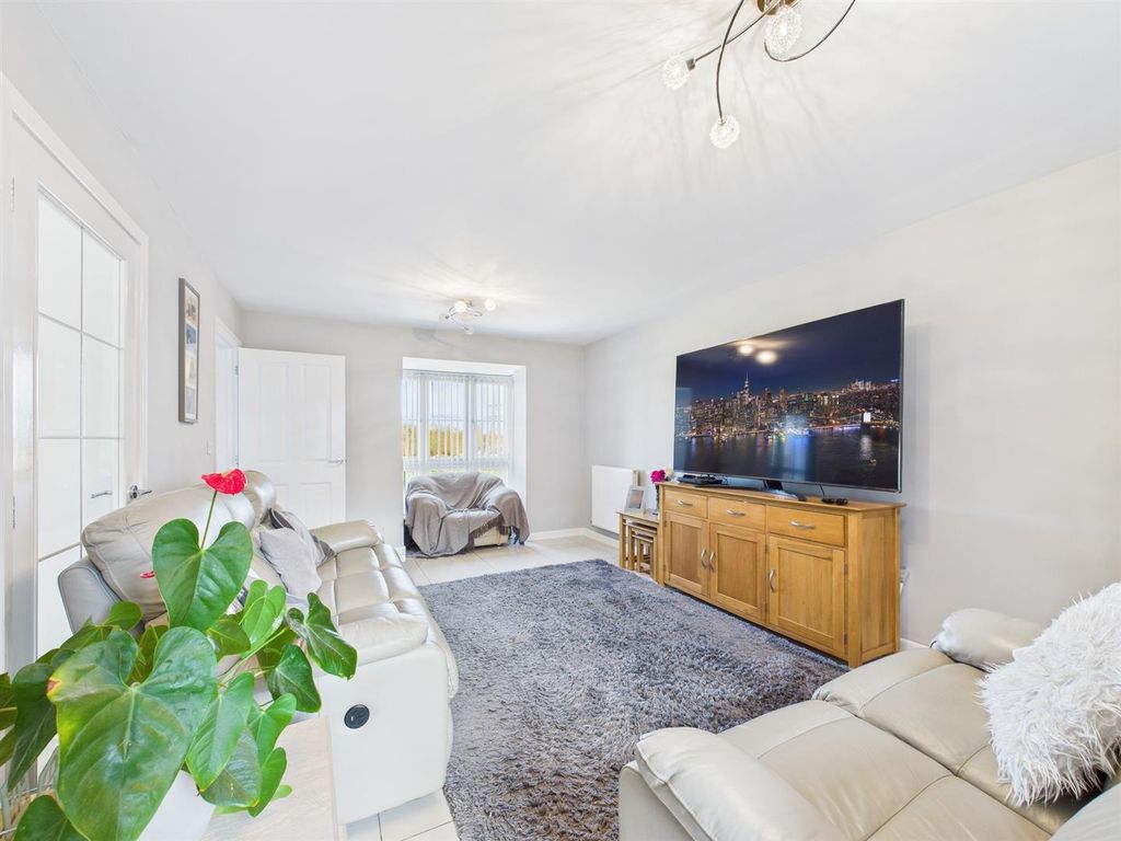 Property photo 2 of 19 Cam02435G0-Pr0074-Still012.Jpg