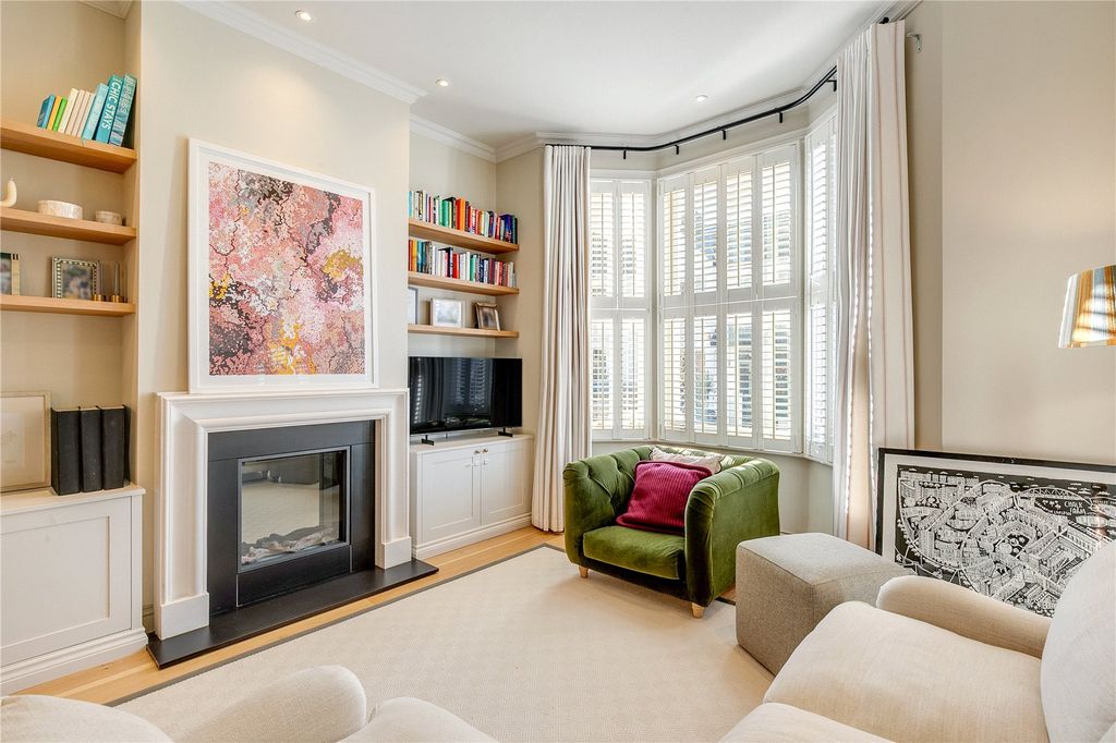 Property photo 2 of 17 Reception