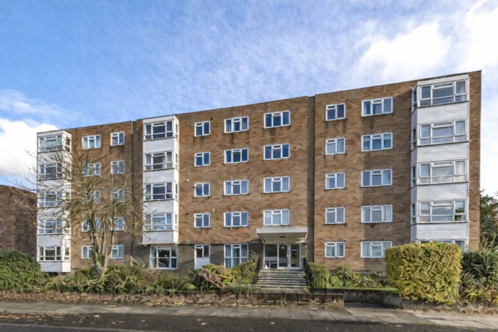 Property photo 1 of 11 Photo 6