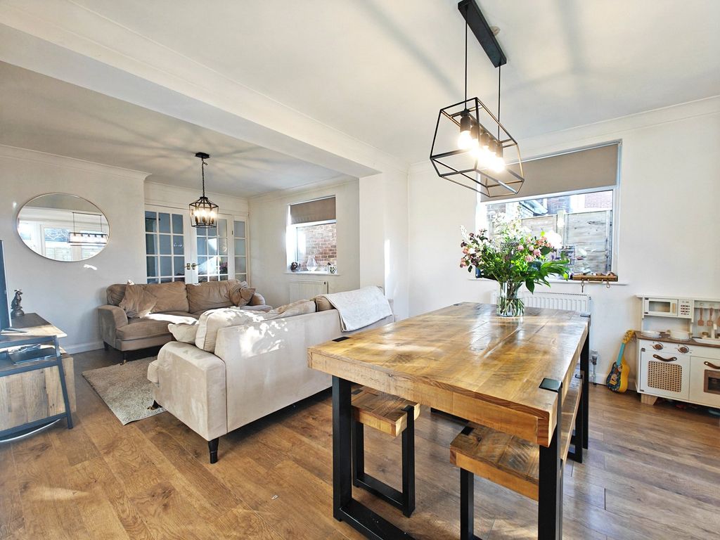 Property photo 3 of 17 Picture 3