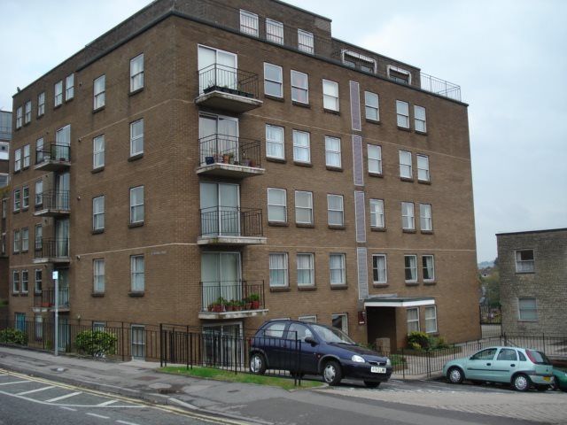 Property photo 1 of 12 Keynsham St Keyna Court 11 Outside Front