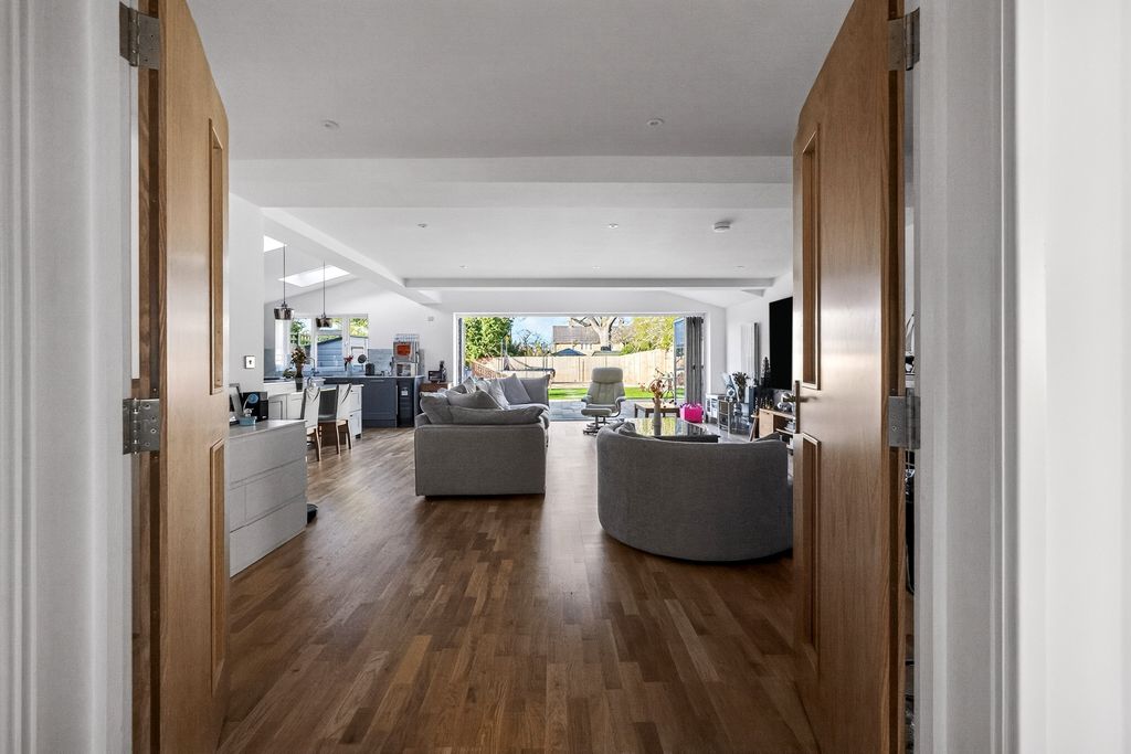 Property photo 2 of 20