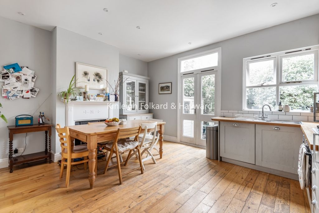 Property photo 1 of 6 12352B14-c847-4533-9