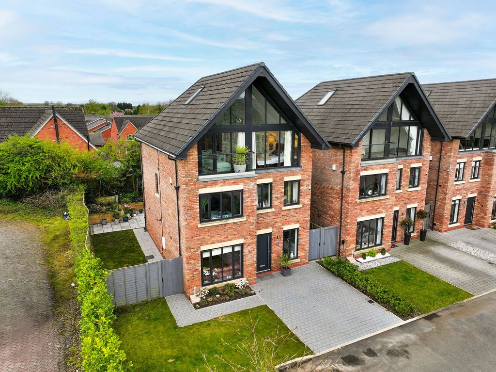 Property photo 1 of 15 External