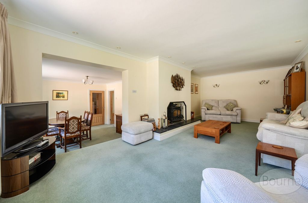 Property photo 2 of 26 d7Ec640F-cc76-4E2...
