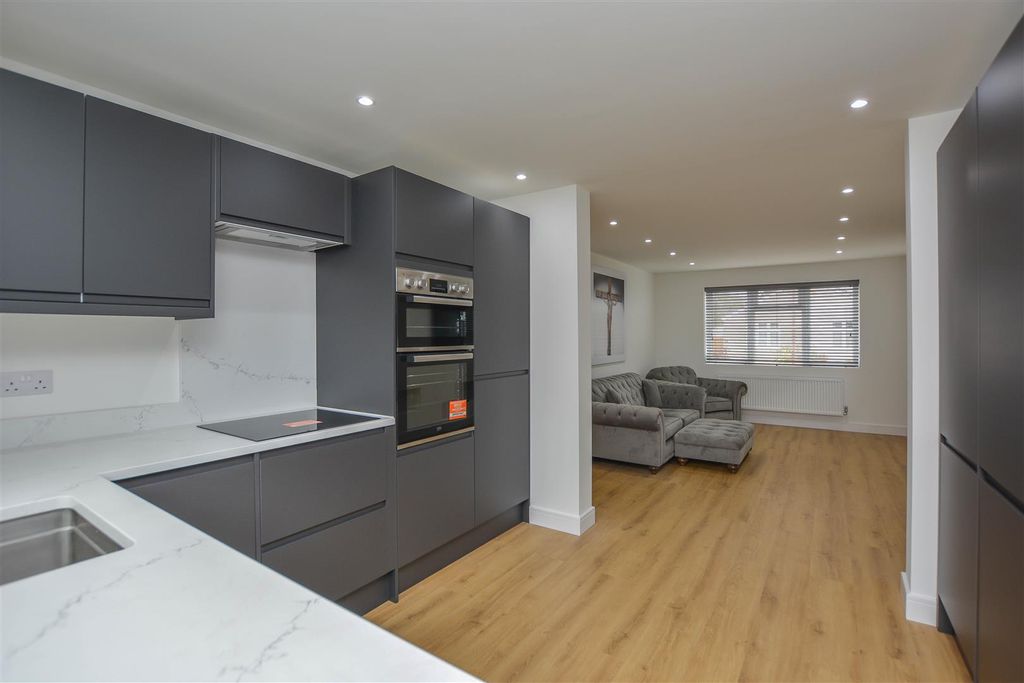 Property photo 3 of 12 Dsc_1002.Jpg