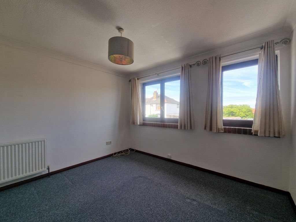 Property photo 3 of 8 Photo 11