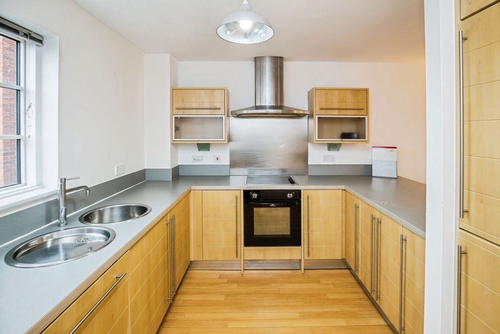 Property photo 2 of 16 Pbox-Img.Jpg