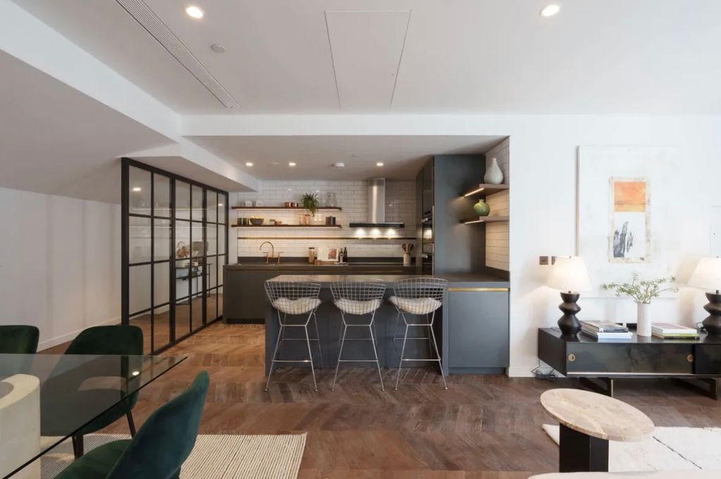 Property photo 3 of 8