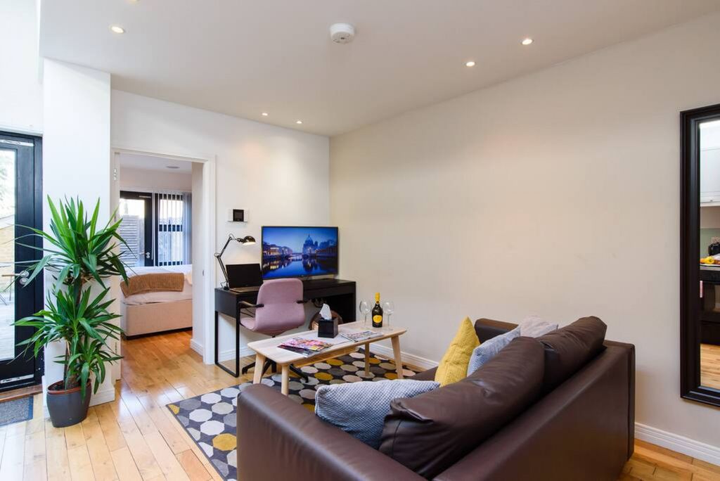 Property photo 1 of 40 Living Room