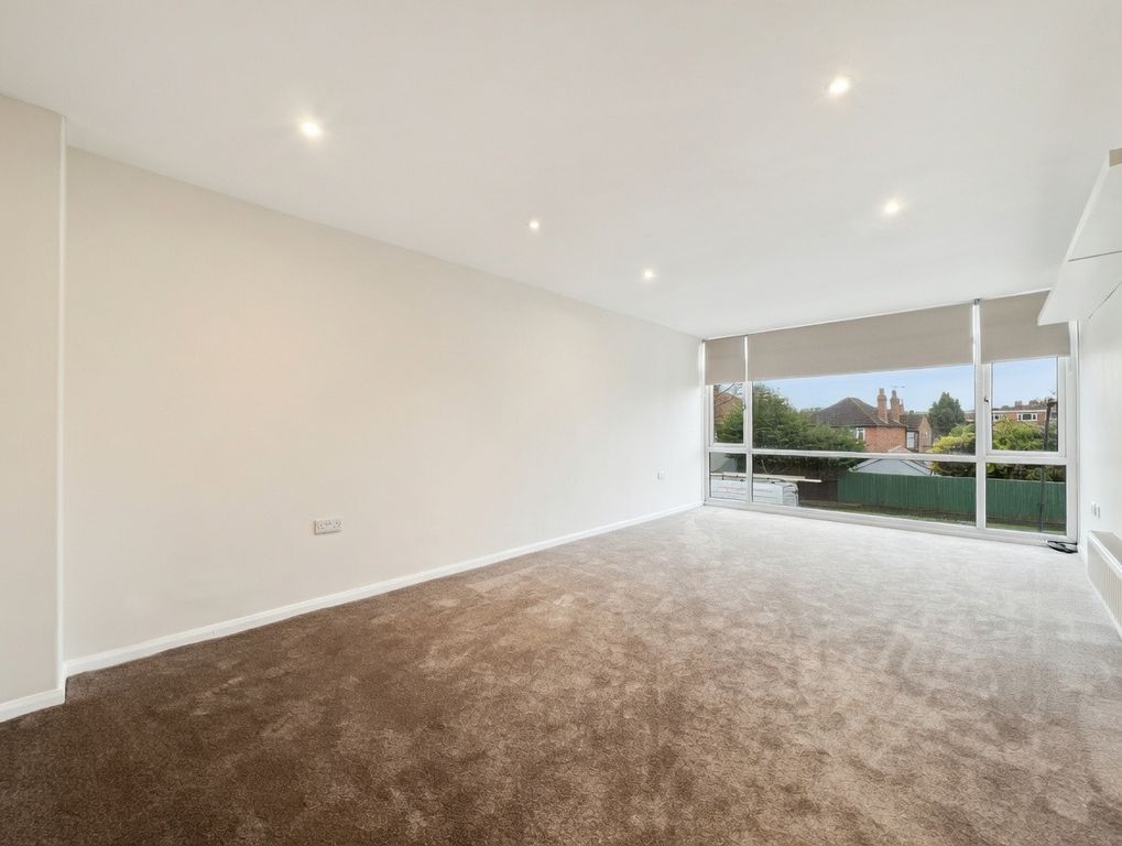 Property photo 2 of 16 Living Room