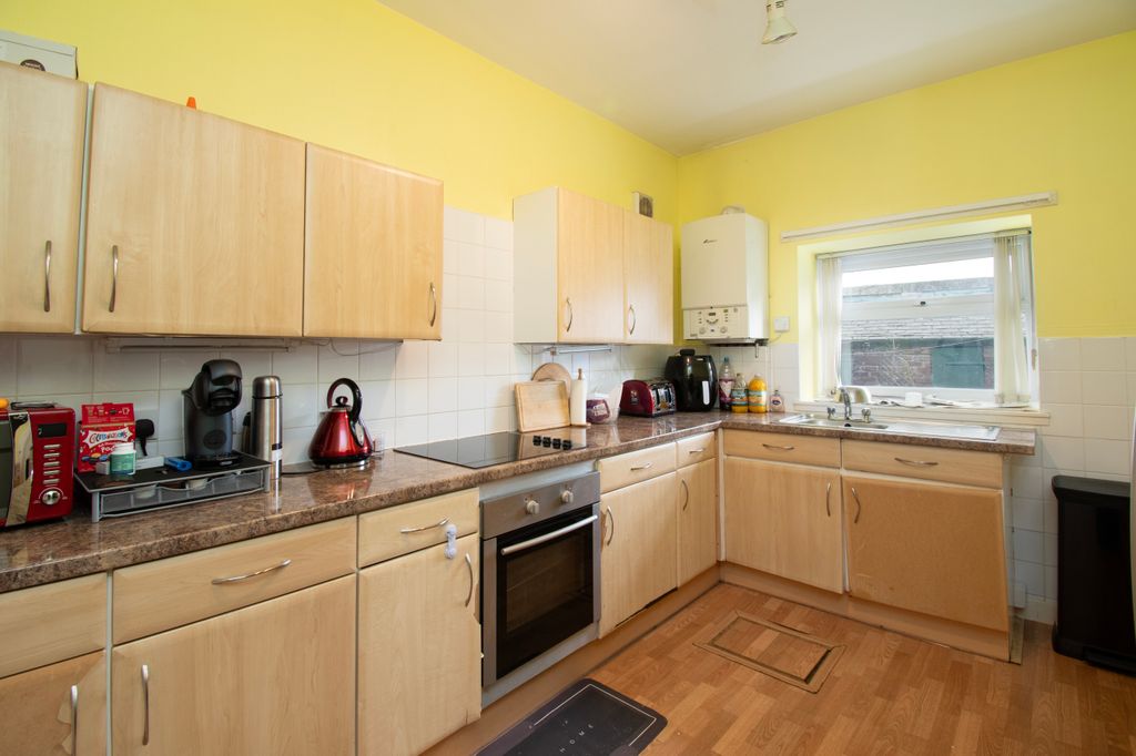 Property photo 3 of 30 Kitchen