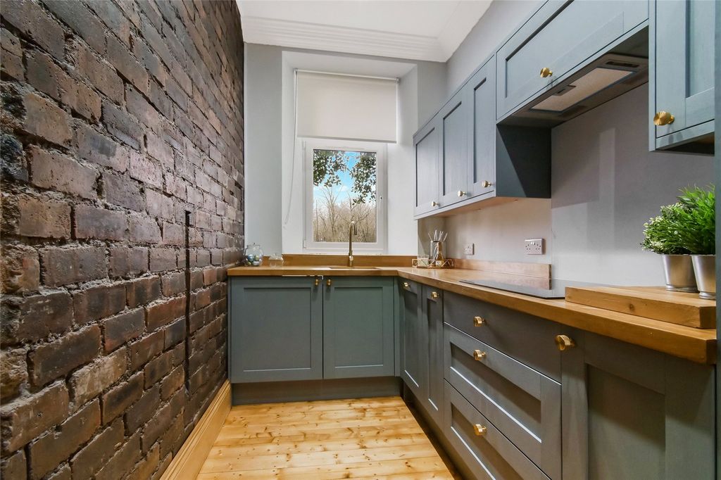 Property photo 3 of 21 Picture No. 11