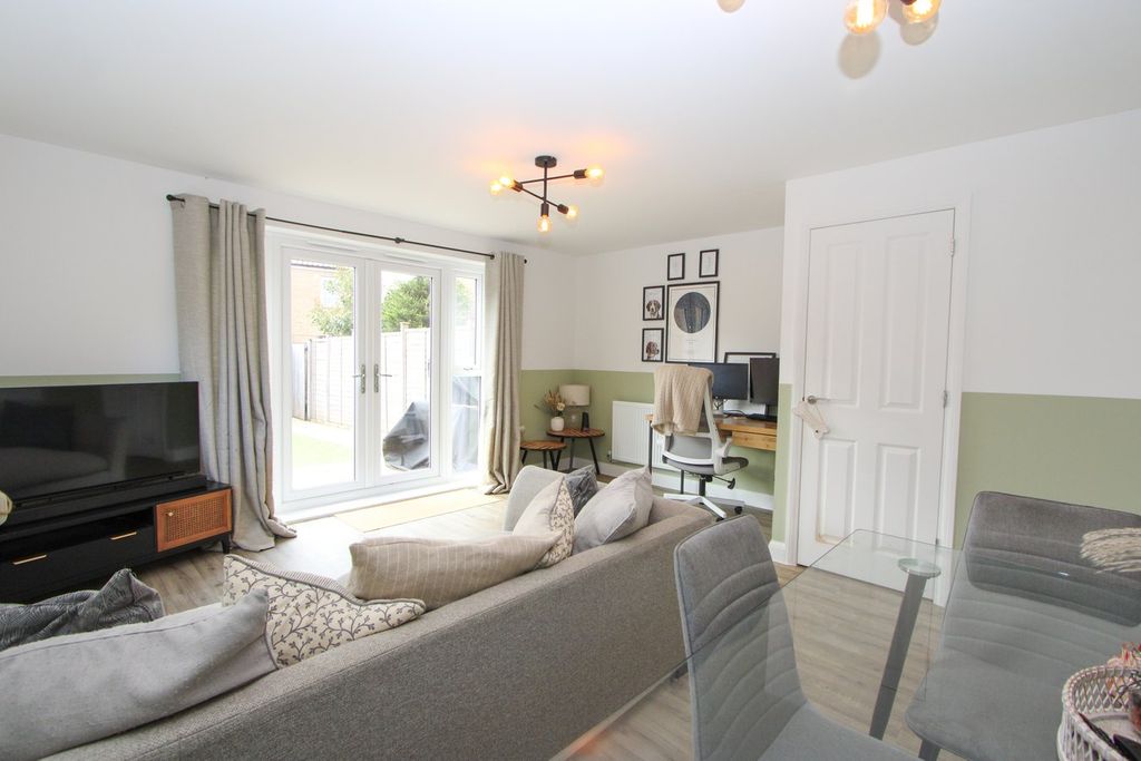 Property photo 2 of 24