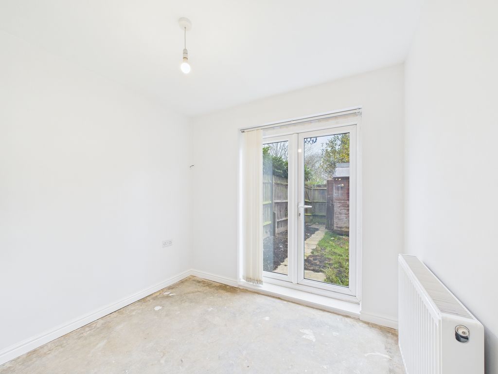 Property photo 3 of 9 Dining Area